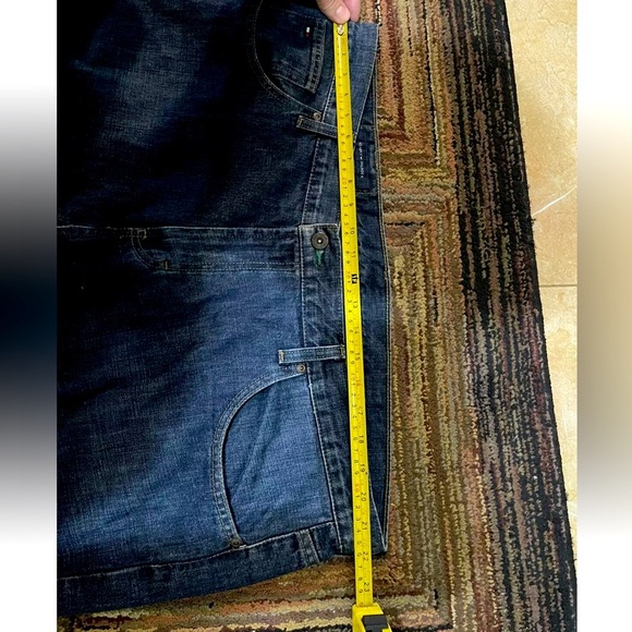 Tommy Hilfiger Mens 40 x 30 Denim Blue Freedom Jeans Distressed Dark Wash - Picture 5 of 6